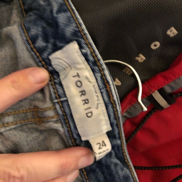 Torture Jeans - Picture 3 of 4